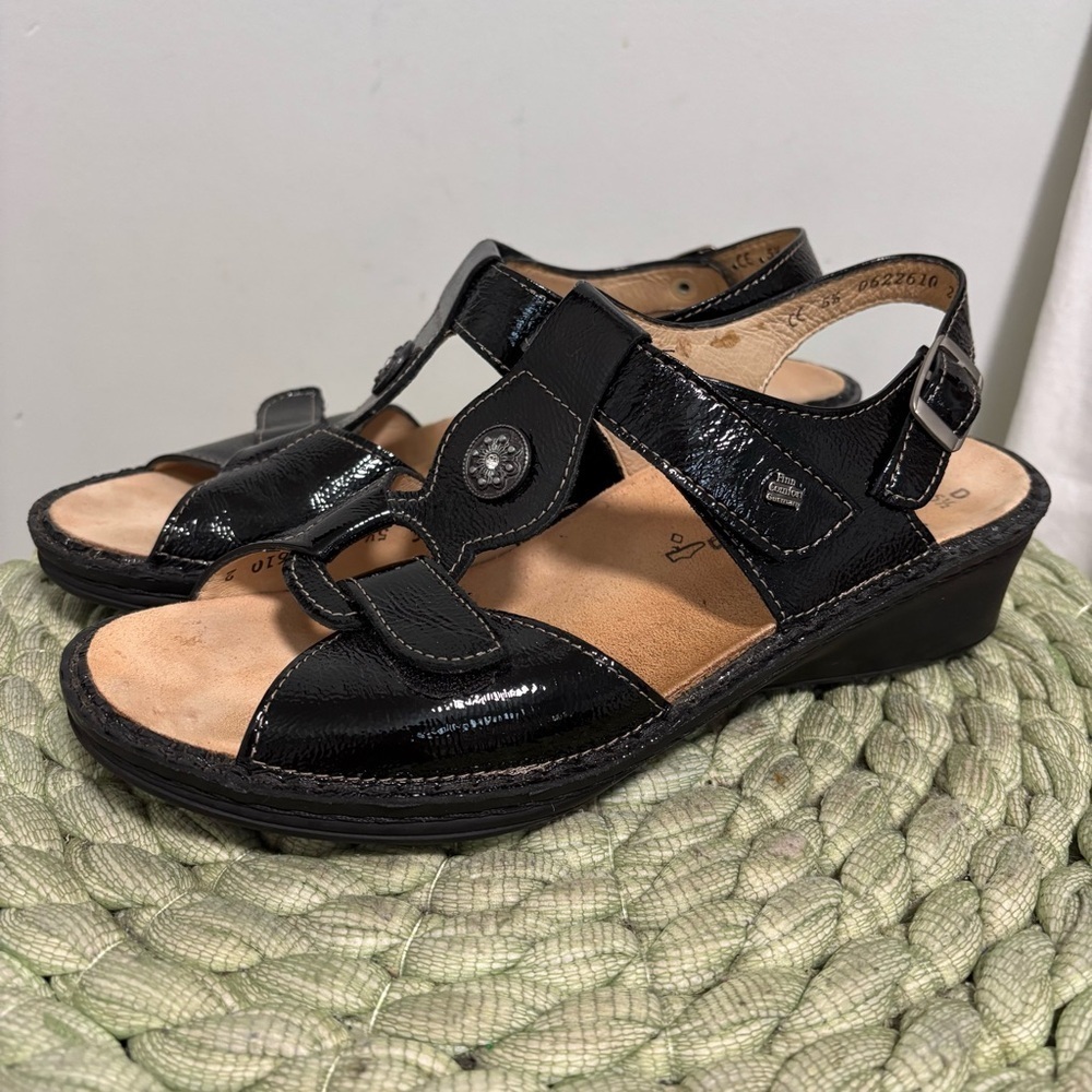 Finn Comfort Adana Black Patent Leather Fancy Support Comfort Sandals